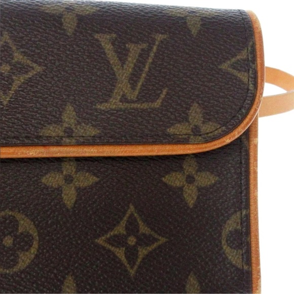 Louis Vuitton Pochette Florentine - Picture 14 of 15